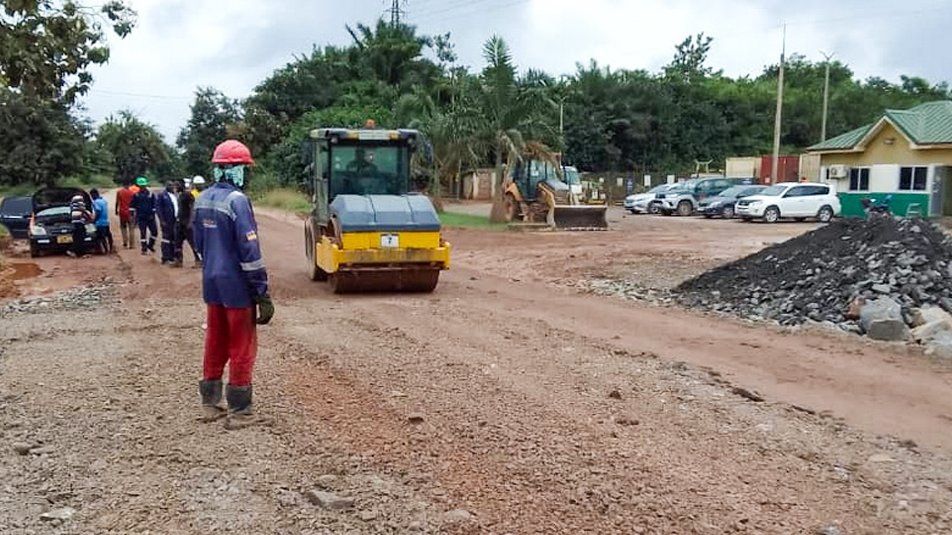 WEC repairs the Ewusiejoe portion of the deplorable Takoradi-Agona Nkwanta highway.